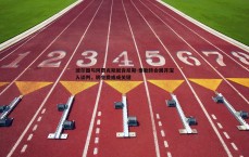 BG大游官网-波尔图与阿贾克斯就肯尼斯-泰勒转会展开深入谈判,转会费或成关键